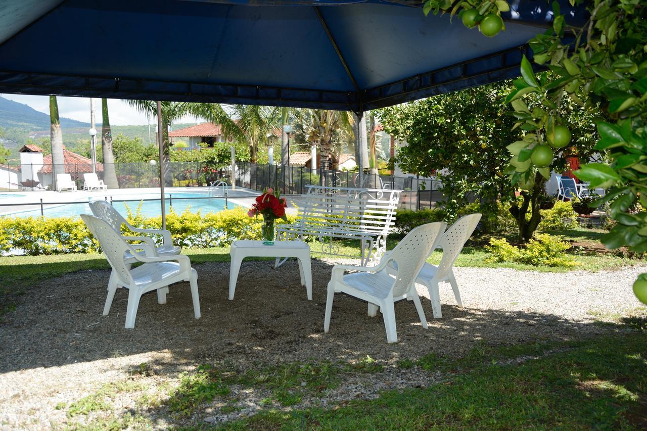 Hotel Campestre La Loma Curití Buitenkant foto